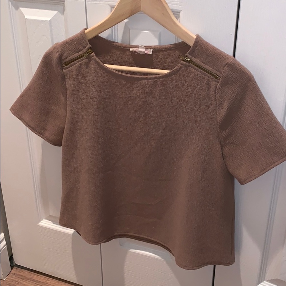 A’gaci gold zipper short sleeve shirt